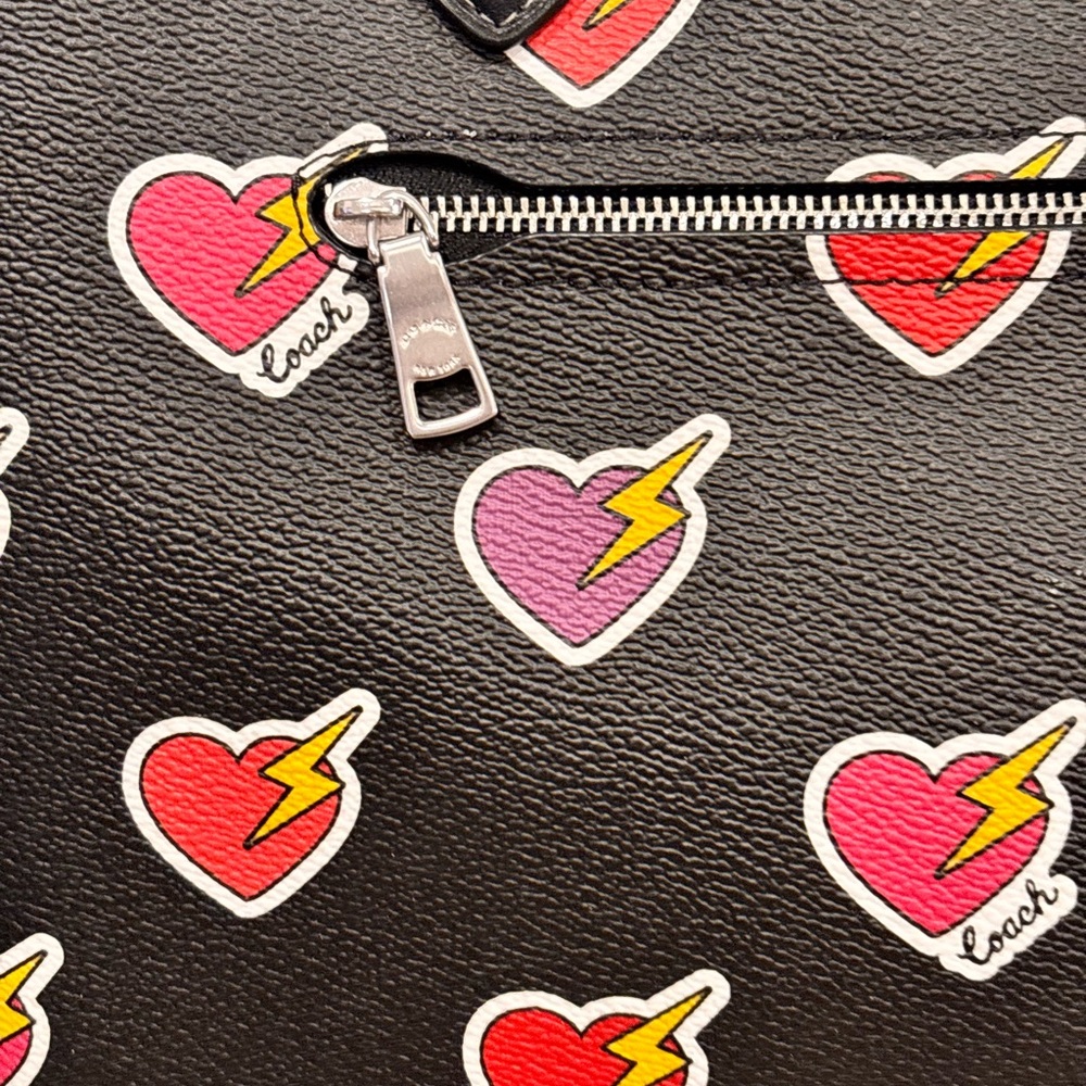 COACH Gallery Tote Bag with Heart Bolt Print (model number CW434) NWT $380+ - Picture 10 of 15